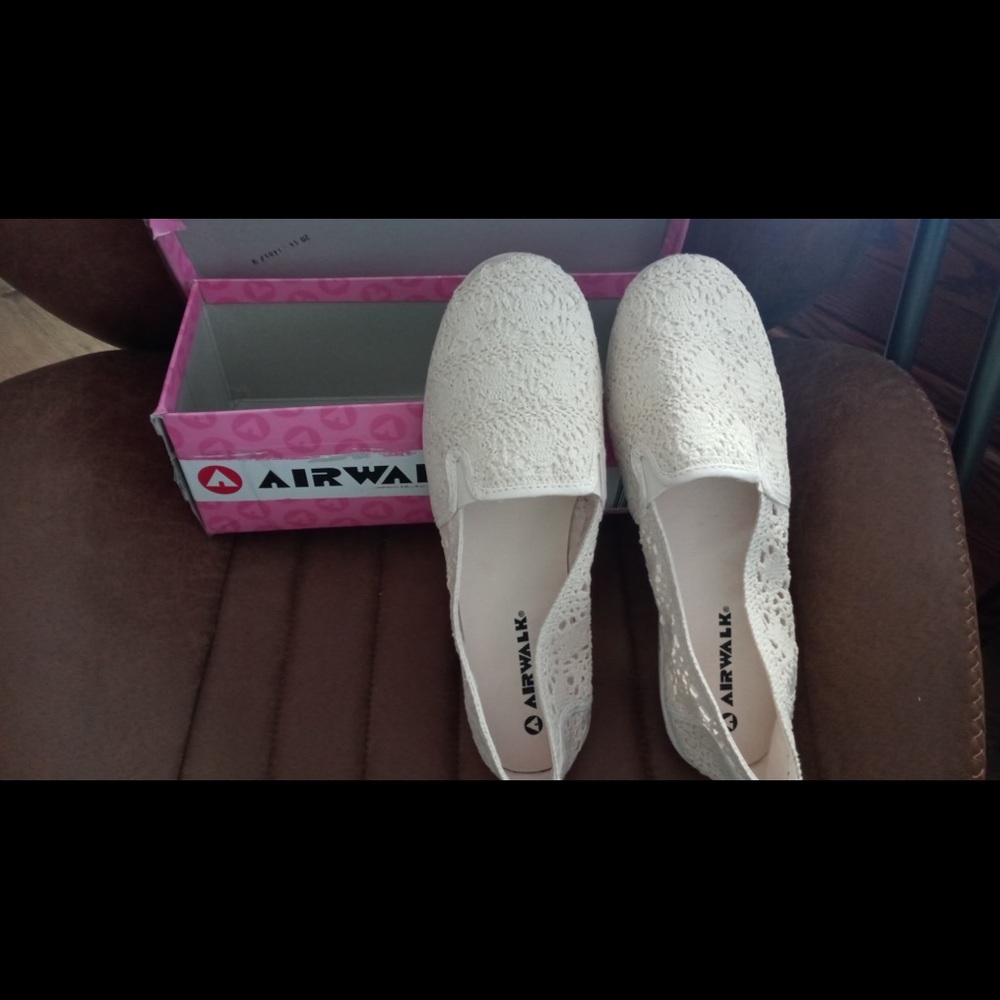 Size 11 designers is Airwalk you will love wearing these shoes.